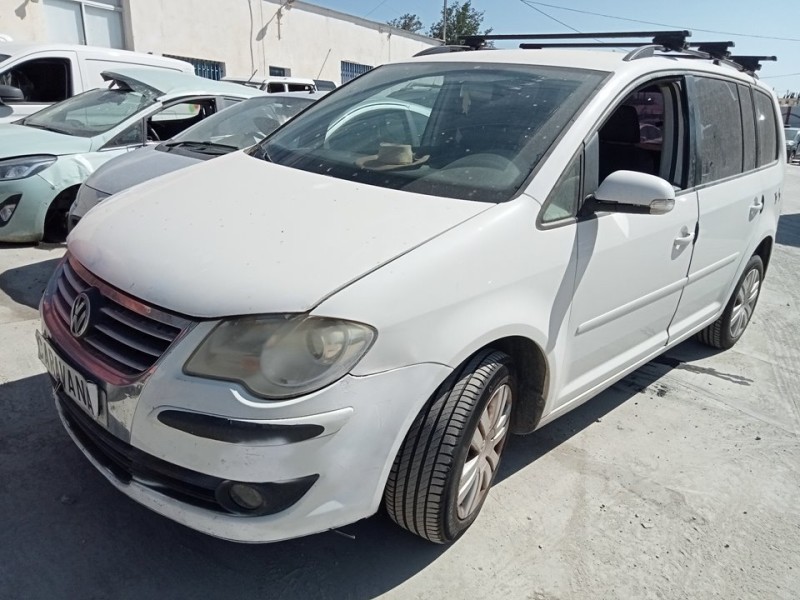 VOLKSWAGEN TOURAN (1T2)