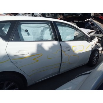 toyota auris (_e18_) del año 2018