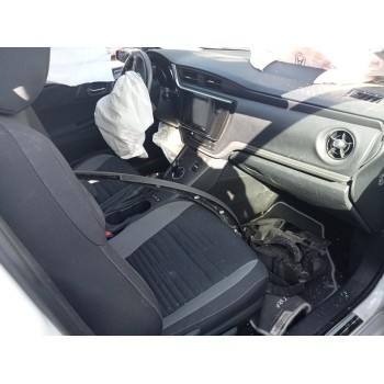 toyota auris (_e18_) del año 2018