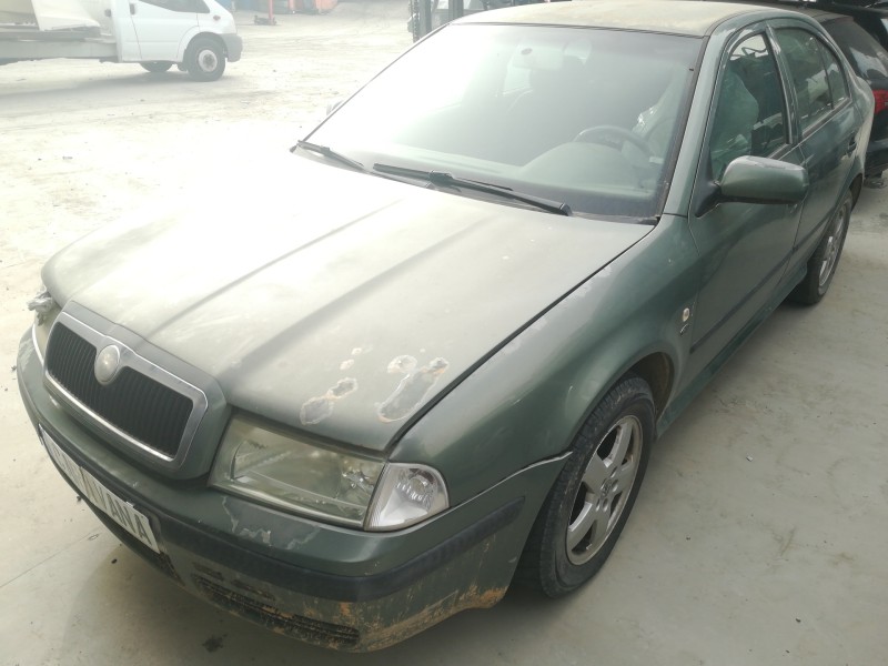 SKODA OCTAVIA BERLINA (1U2)