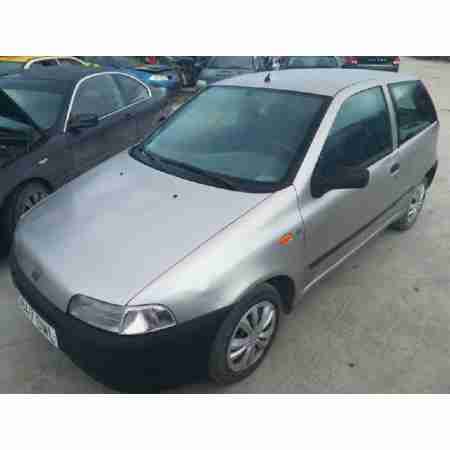 FIAT PUNTO BERLINA (176)