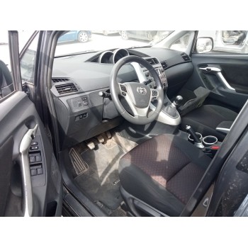 toyota verso del año 2011