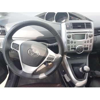 toyota verso del año 2011