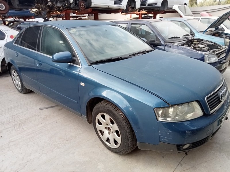 AUDI A4 BERLINA (8E)