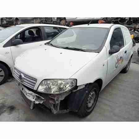 FIAT PUNTO BERLINA (188)
