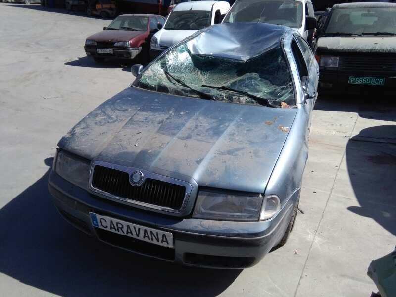 SKODA OCTAVIA BERLINA (1U2)