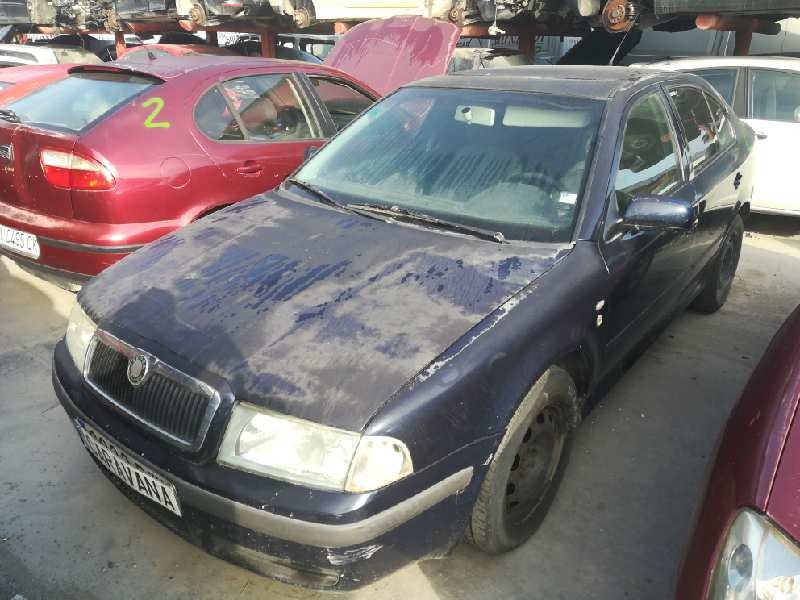 SKODA OCTAVIA BERLINA (1U2)