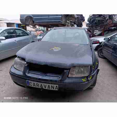 VOLKSWAGEN BORA BERLINA (1J2)