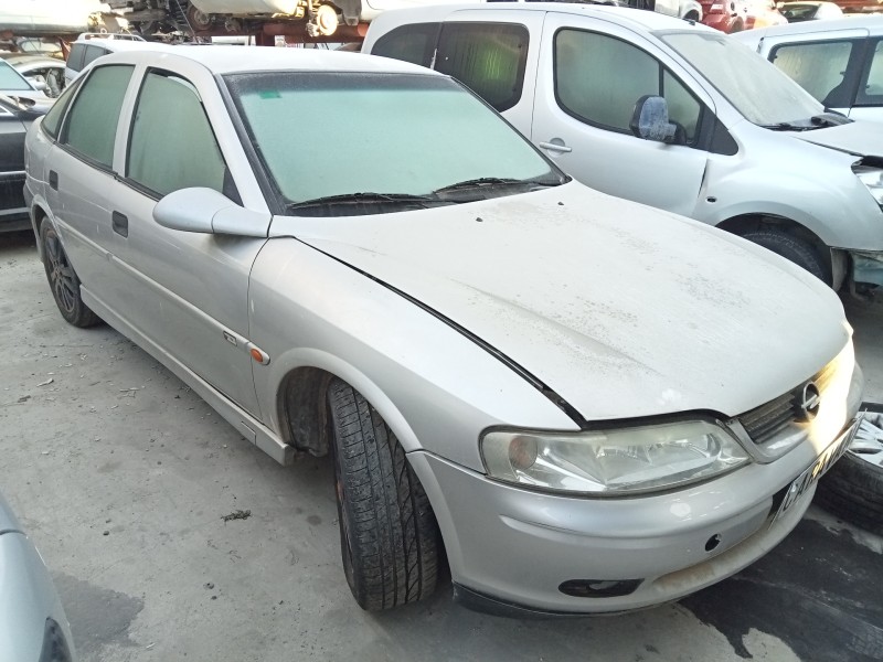 OPEL VECTRA B BERLINA