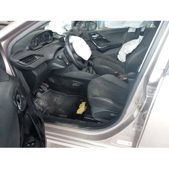 peugeot 208 del año 2012