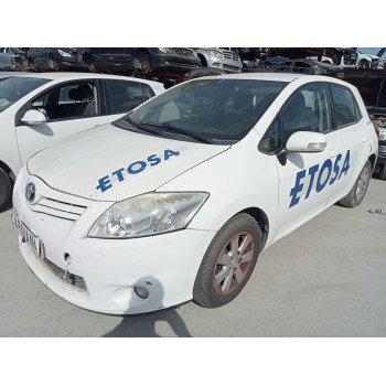toyota auris del año 2011
