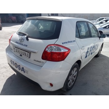 toyota auris del año 2011