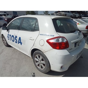 toyota auris del año 2011