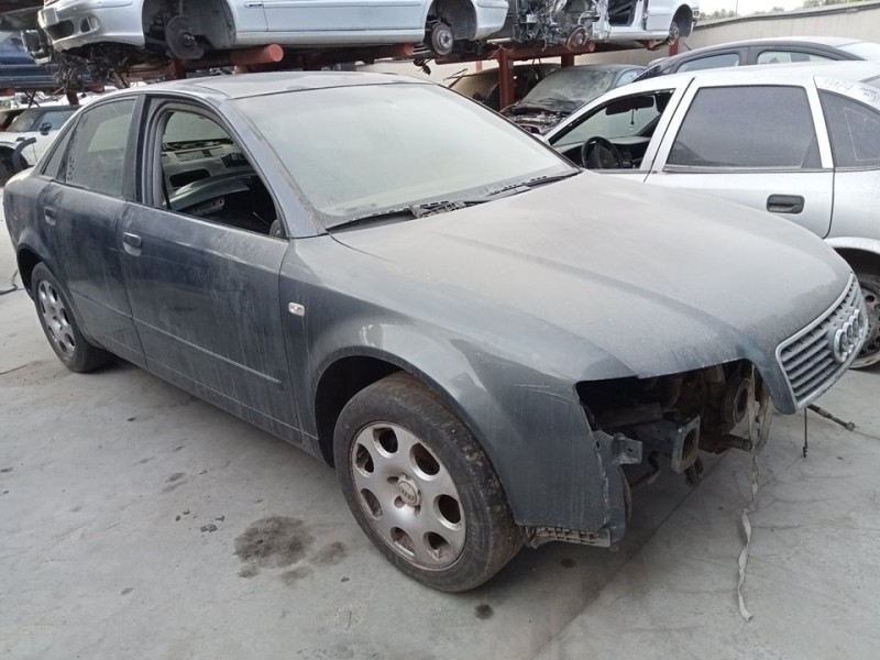 AUDI A4 BERLINA (8E)