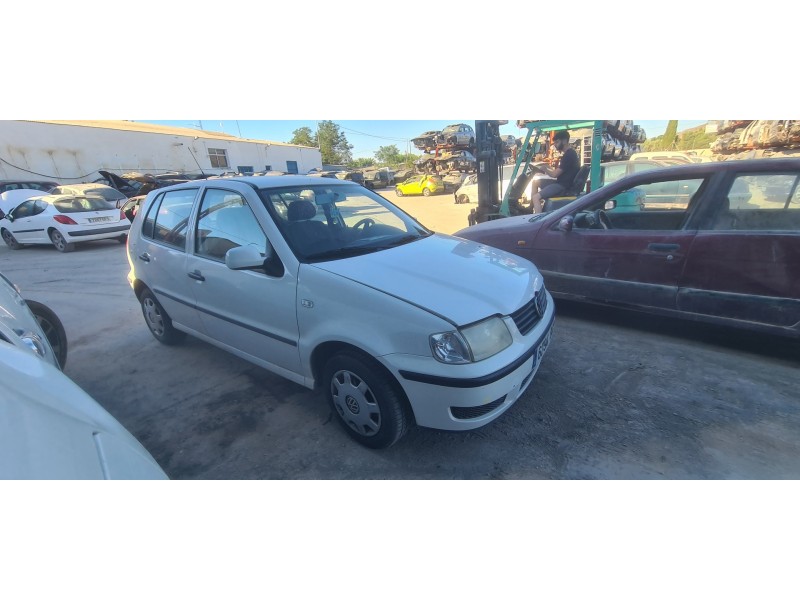 VOLKSWAGEN POLO BERLINA (6N2)