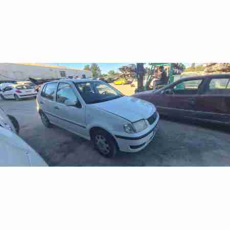 VOLKSWAGEN POLO BERLINA (6N2)