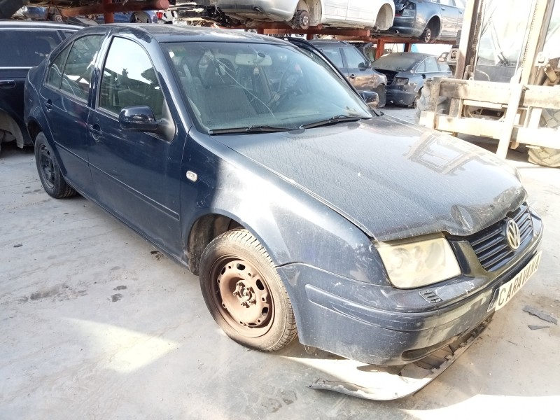 VOLKSWAGEN BORA BERLINA (1J2)