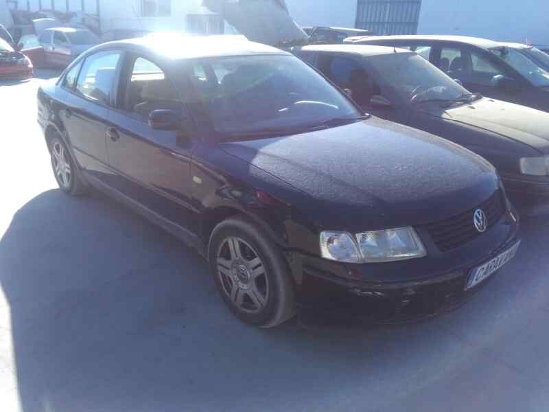 VOLKSWAGEN PASSAT BERLINA (3B2)