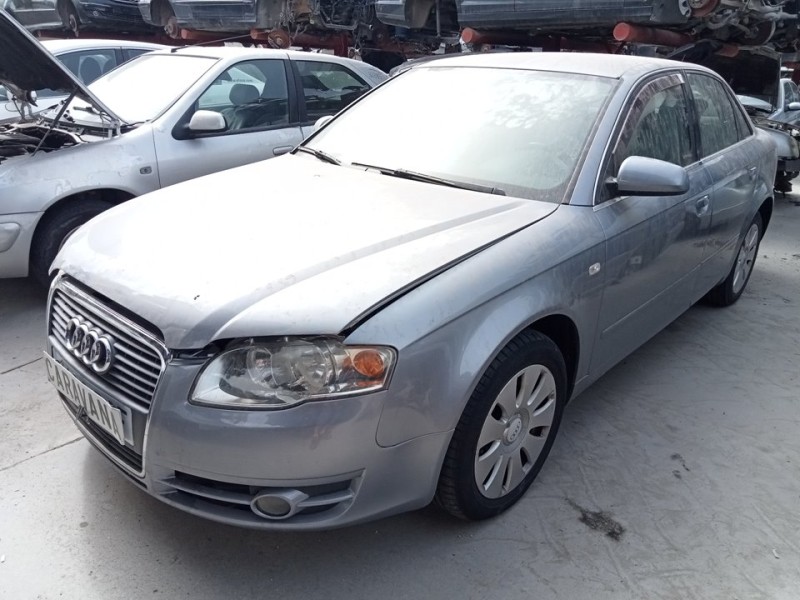 AUDI A4 BERLINA (8E)