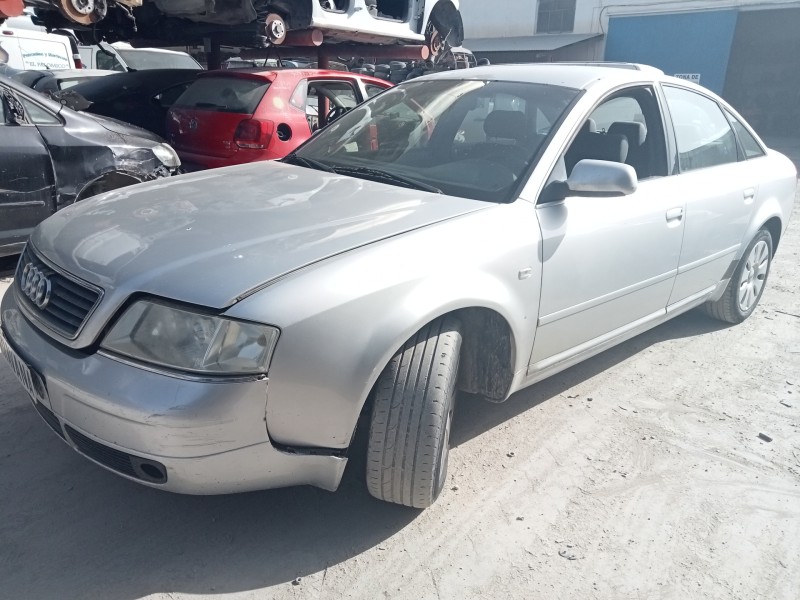 AUDI A6 BERLINA (4B2)