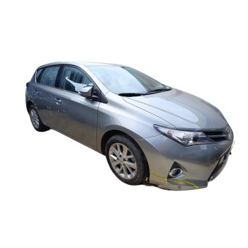 toyota auris del año 2015