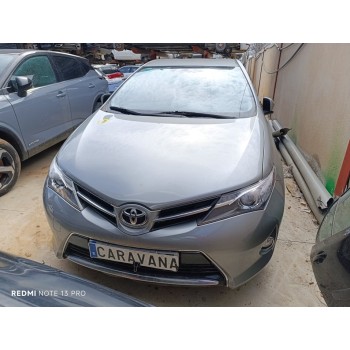 toyota auris del año 2015