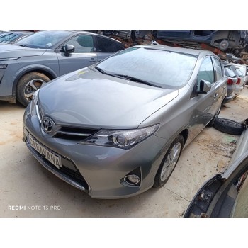 toyota auris del año 2015