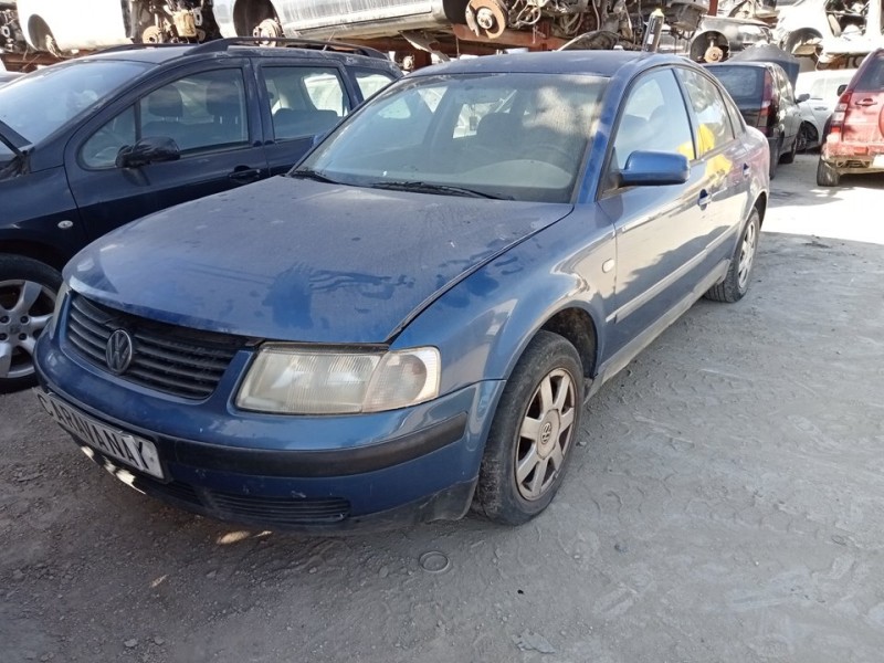 VOLKSWAGEN PASSAT BERLINA (3B2)