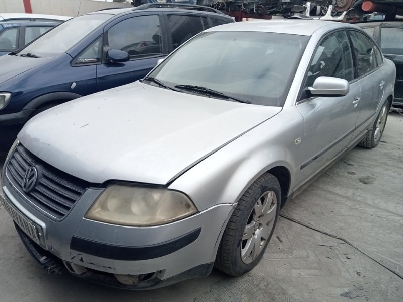 VOLKSWAGEN PASSAT BERLINA (3B3)