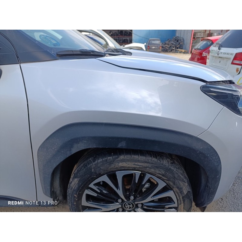 Recambio de aleta delantera derecha para toyota yaris cross hybrid 2wd active tech referencia OEM IAM 53811K2010  