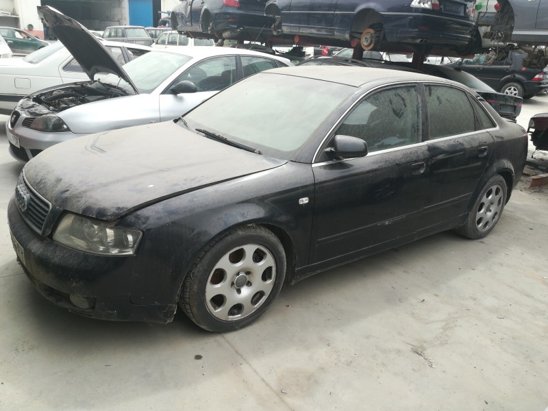 AUDI A4 BERLINA (8E)
