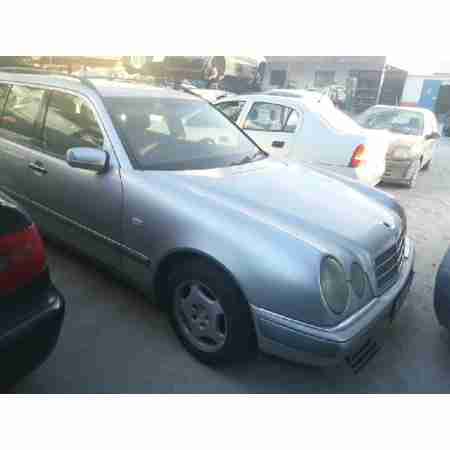 MERCEDES-BENZ CLASE E (W210) BERLINA