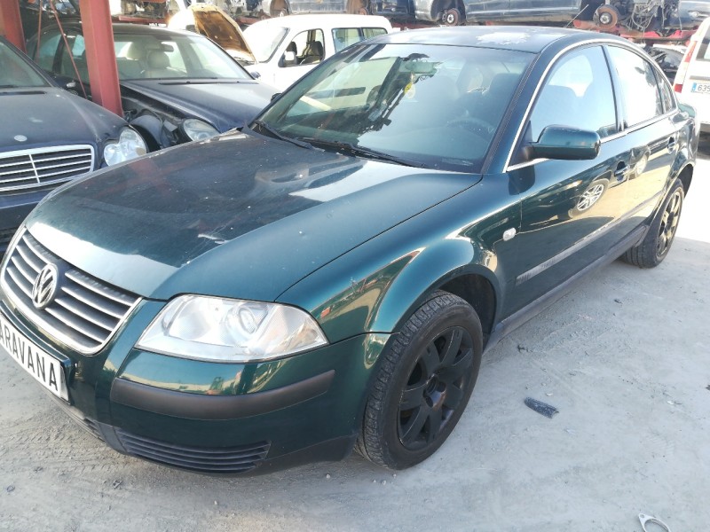 VOLKSWAGEN PASSAT BERLINA (3B3)