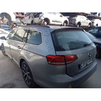 volkswagen passat variant (3g5) del año 2015