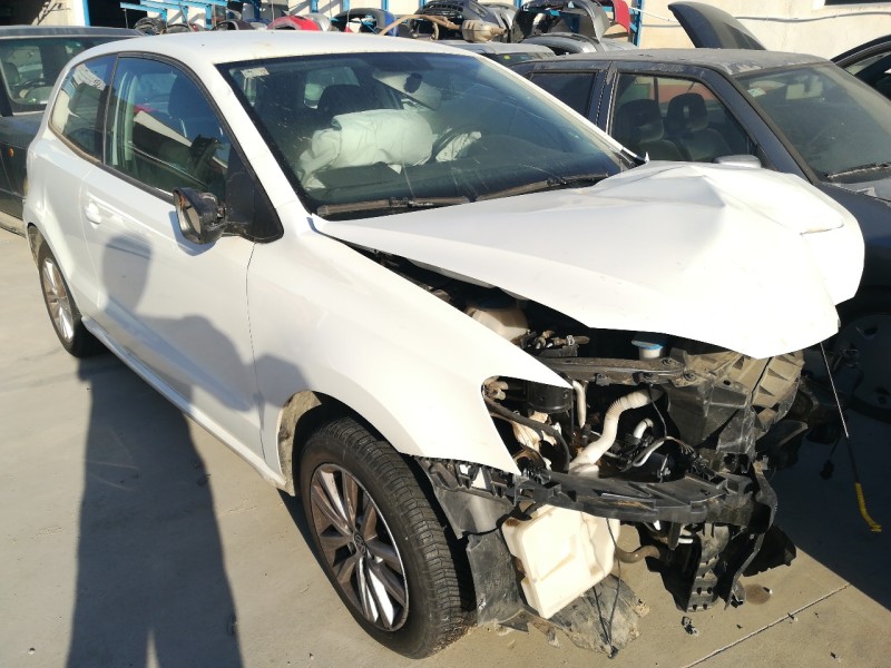 VOLKSWAGEN POLO (6C1)