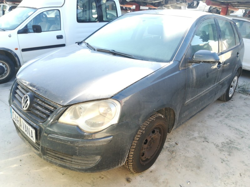 VOLKSWAGEN POLO (9N1)