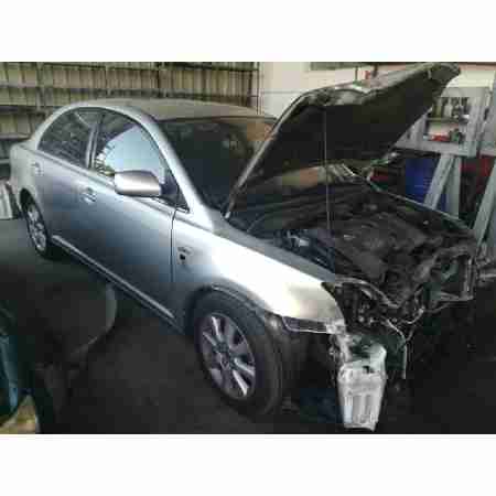 TOYOTA AVENSIS BERLINA (T25)