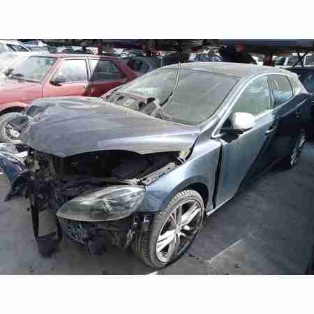 VOLVO V40 HATCHBACK (525)