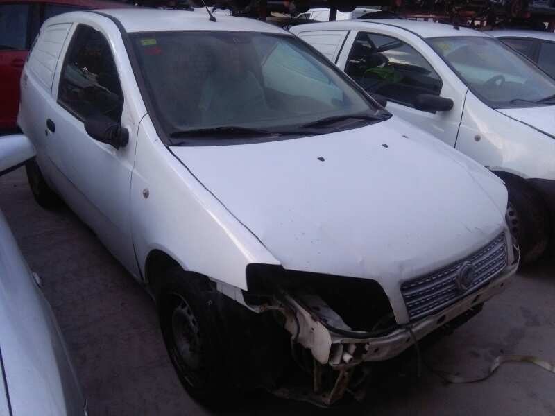 FIAT PUNTO BERLINA (188)