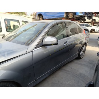 mercedes-benz clase c (w204) berlina del año 2007