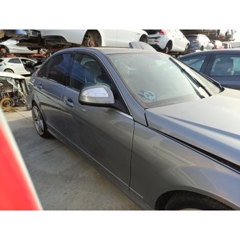 mercedes-benz clase c (w204) berlina del año 2007