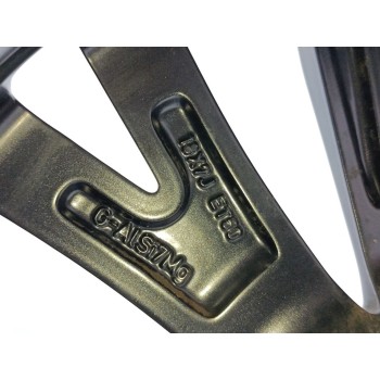 Recambio de llanta para toyota yaris cross hybrid awd-i premiere edition referencia OEM IAM 426110DK80  