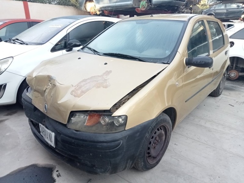 FIAT PUNTO BERLINA (188)