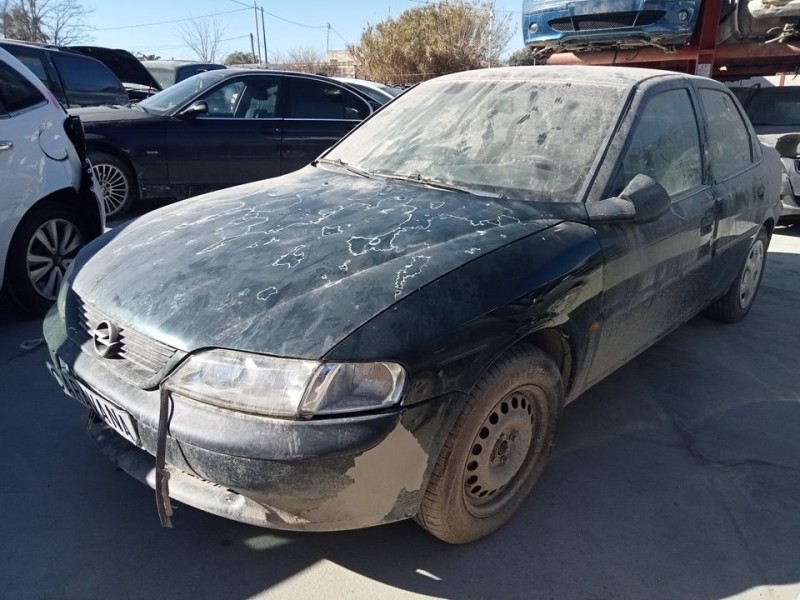 OPEL VECTRA B BERLINA
