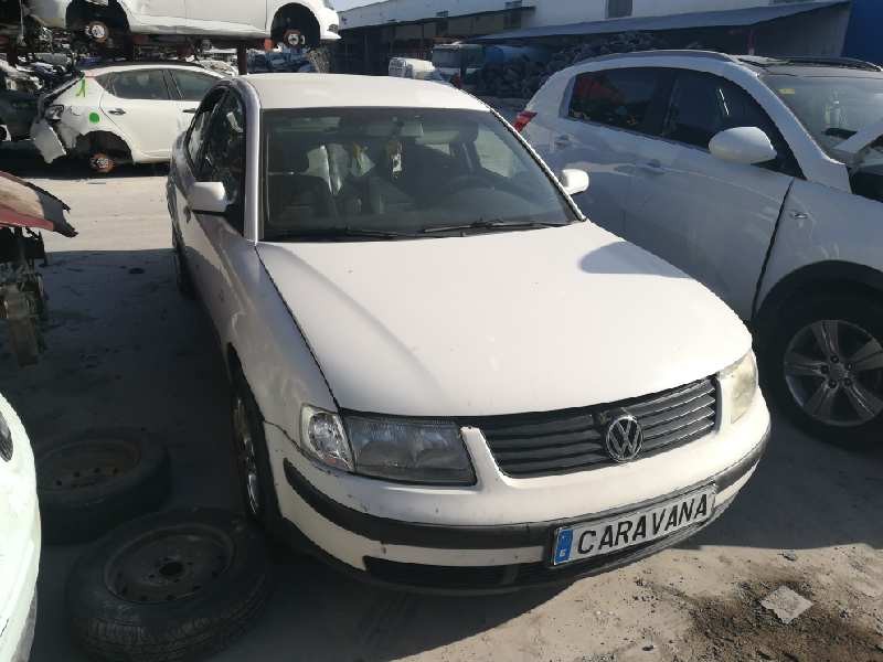 VOLKSWAGEN PASSAT BERLINA (3B2)