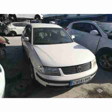 VOLKSWAGEN PASSAT BERLINA (3B2)
