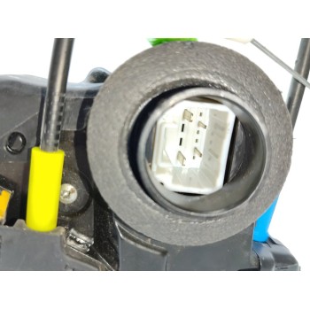 Recambio de cerradura puerta trasera izquierda para toyota auris hybrid active referencia OEM IAM 6906005051  