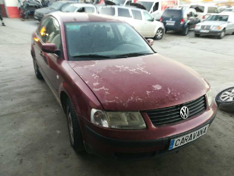 VOLKSWAGEN PASSAT BERLINA (3B2)