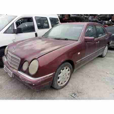 MERCEDES-BENZ CLASE E (W210) BERLINA