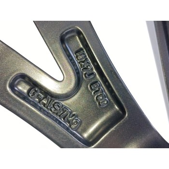 Recambio de llanta para toyota yaris cross hybrid awd-i premiere edition referencia OEM IAM 426110DK80  